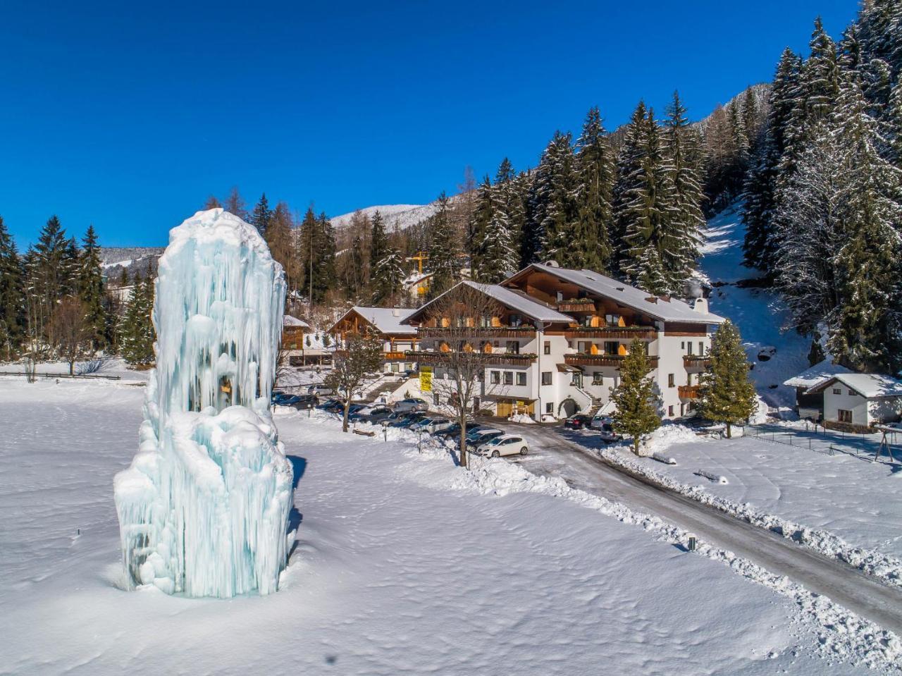 Hotel Pontives โอติเซ ภายนอก รูปภาพ